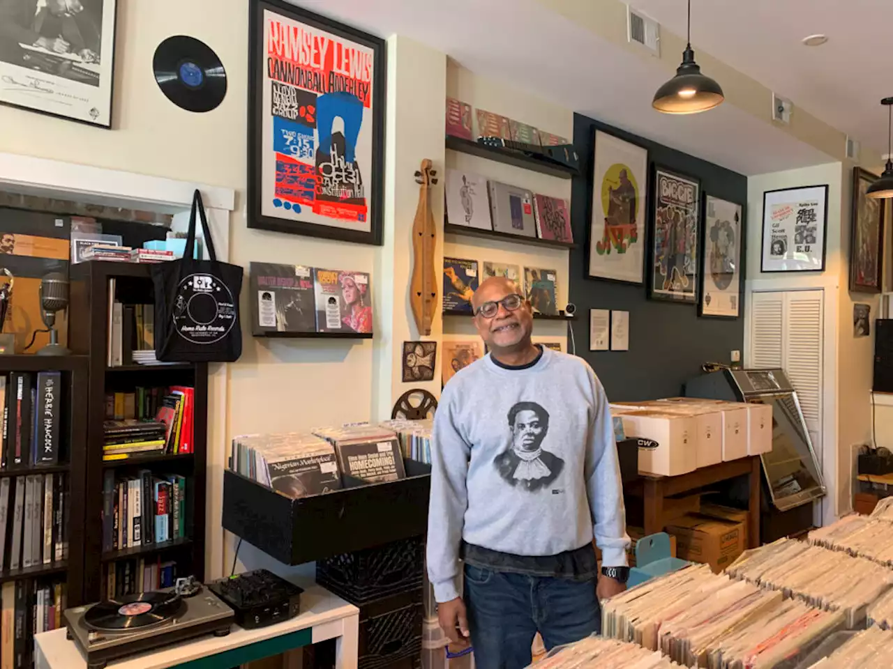 Kamala Harris Picks Up Jazz Vinyl At DC Record Store