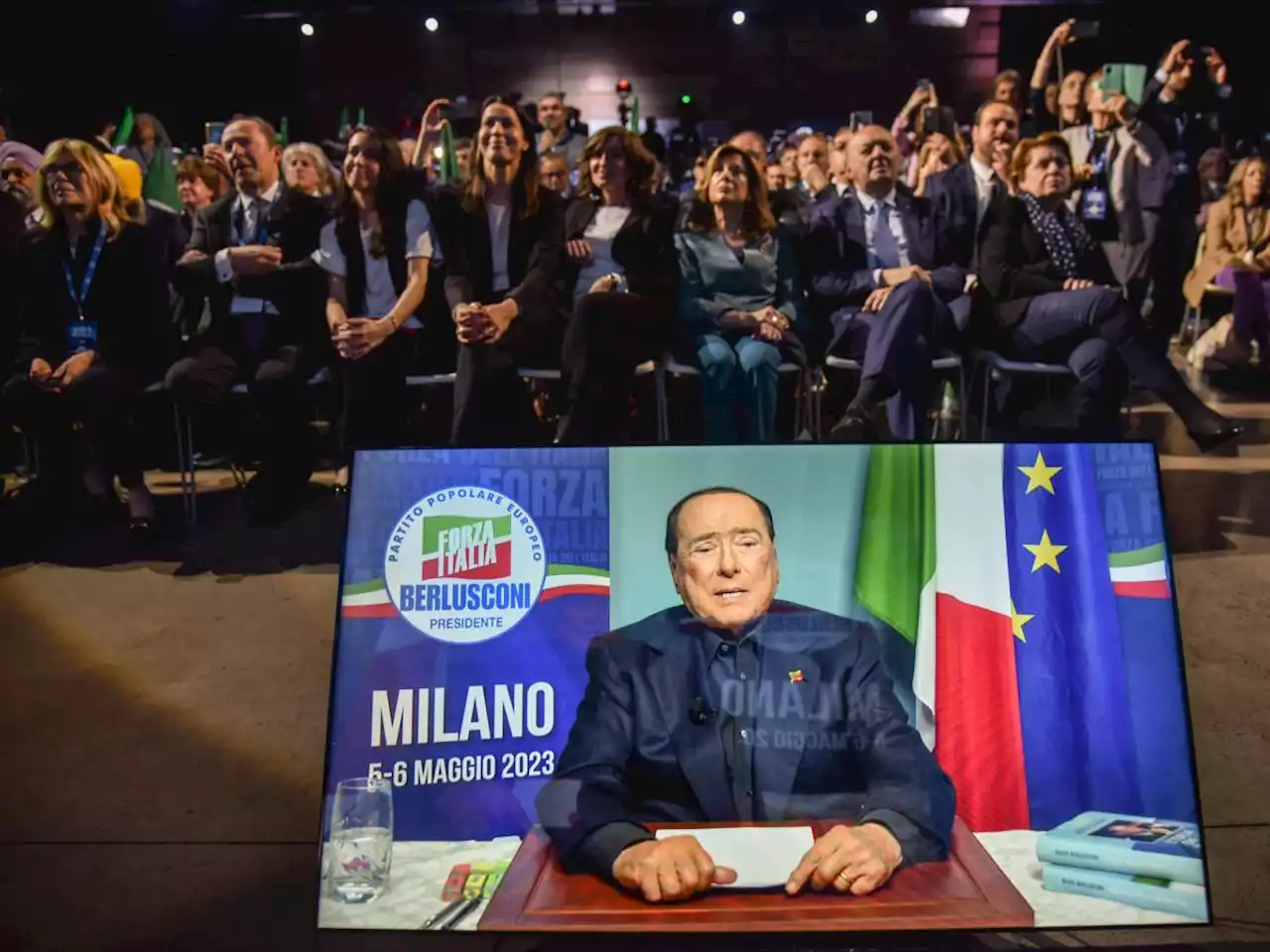 'Un padre, un fratello, un amico'. Le reazioni al video messaggio di Berlusconi