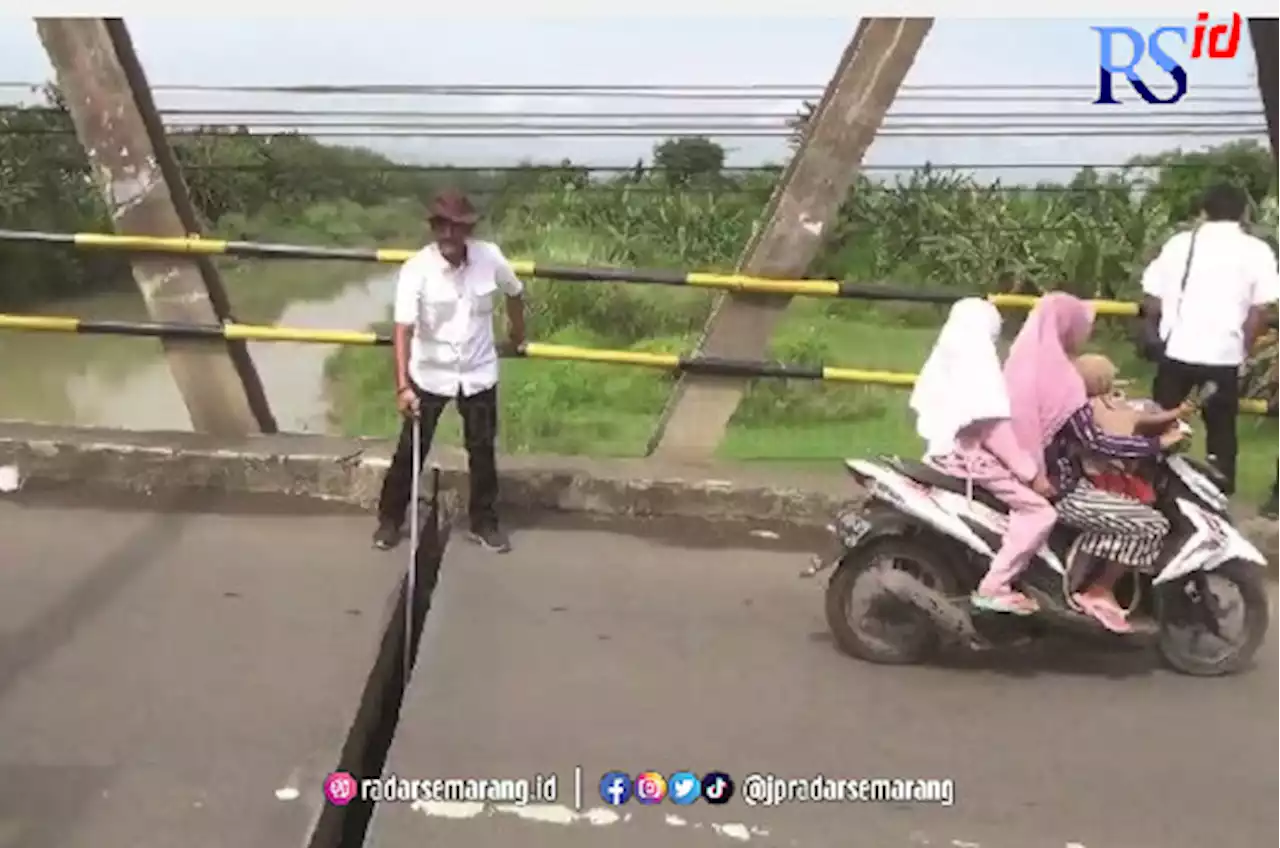 Tiga Titik Jembatan Kalibodri Geser 14 Centimeter