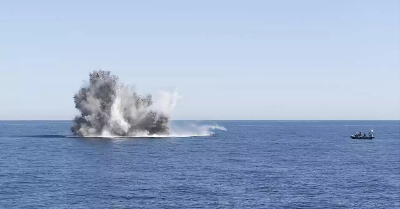 La délicate opération de déminage sur une épave au large de Marseille