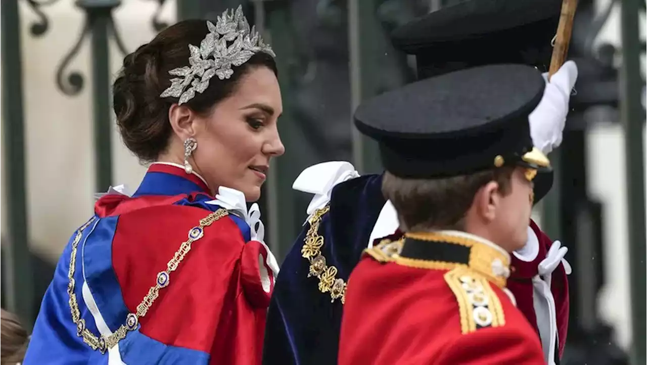 Kate Middleton usa pendientes de Lady Di en coronación de Carlos III