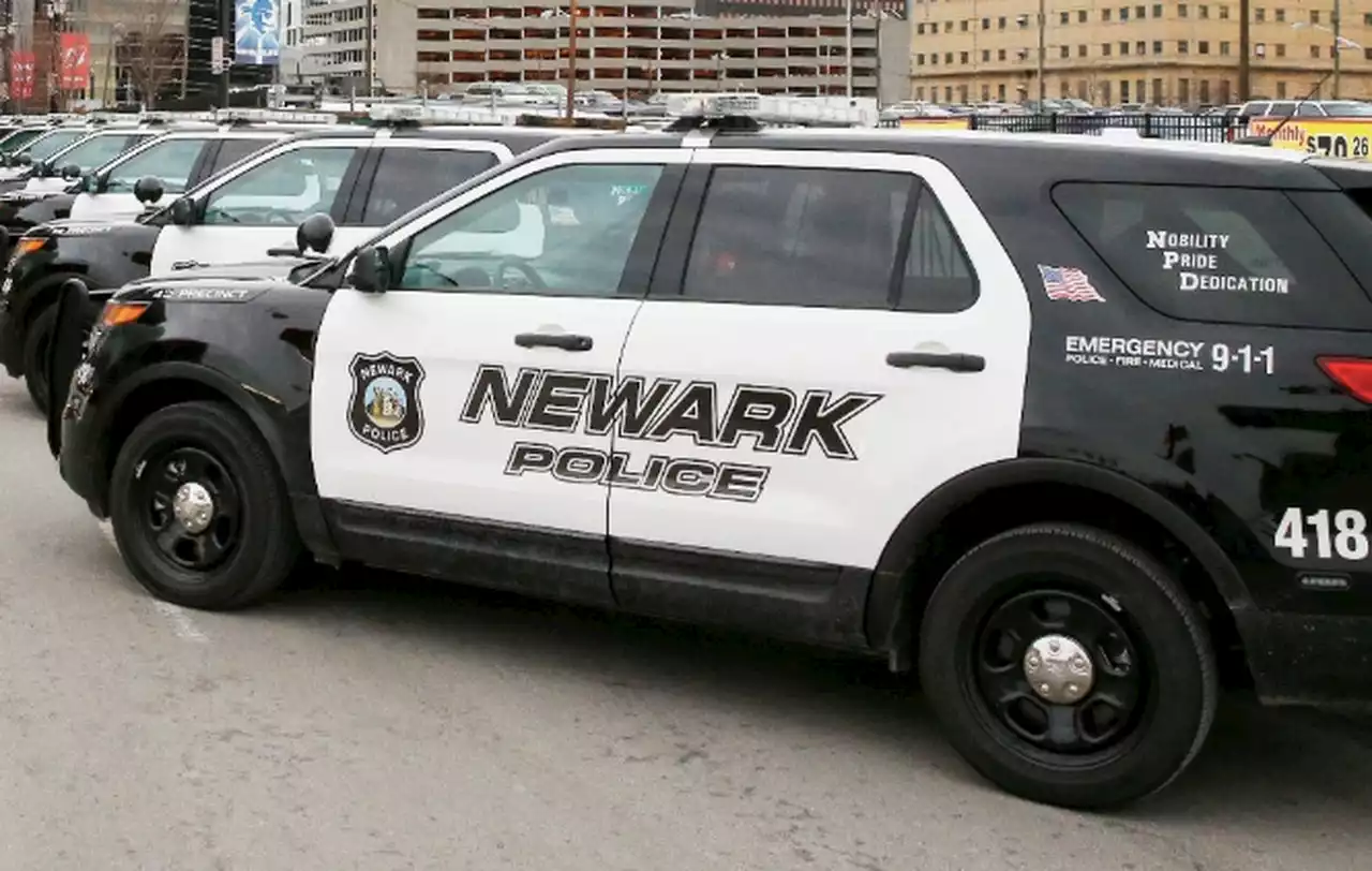 3 stabbed after fight breaks out in Newark, police say