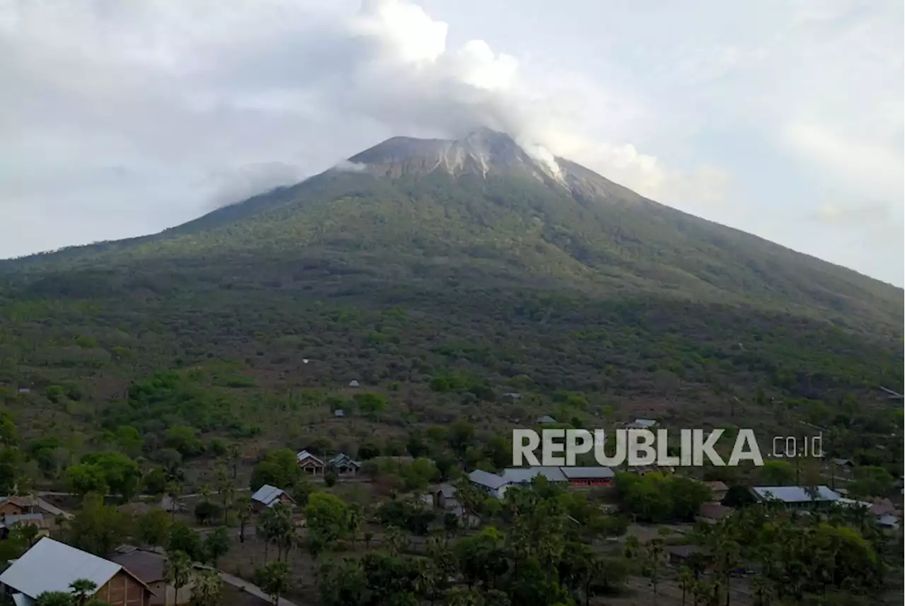 Gunung Ili Lewotolok Meletus Lontarkan Abu Setinggi 700 Meter |Republika Online