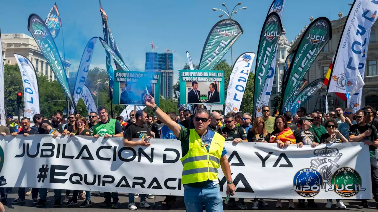 Miles de policías nacionales y guardias civiles piden en Madrid equiparación salarial