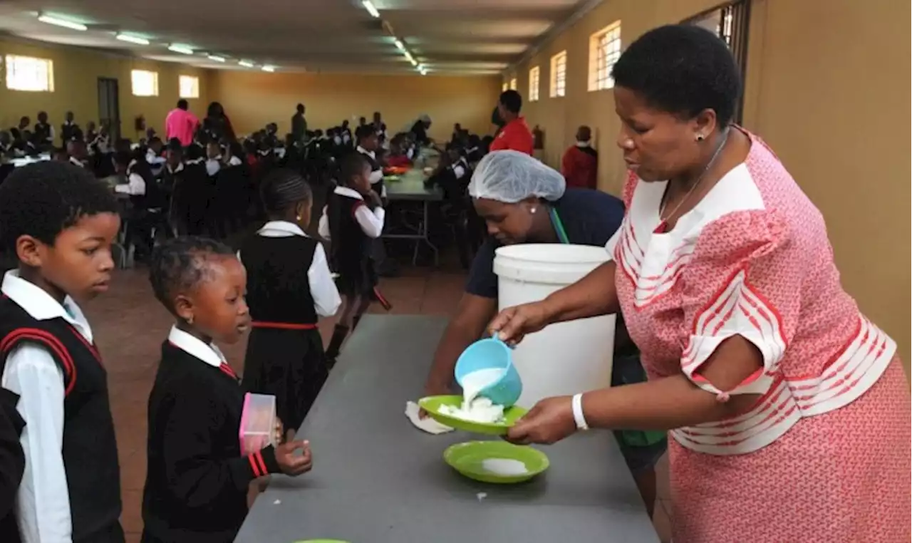 Administrative issue leaves thousands of Eastern Cape school children hungry - SABC News