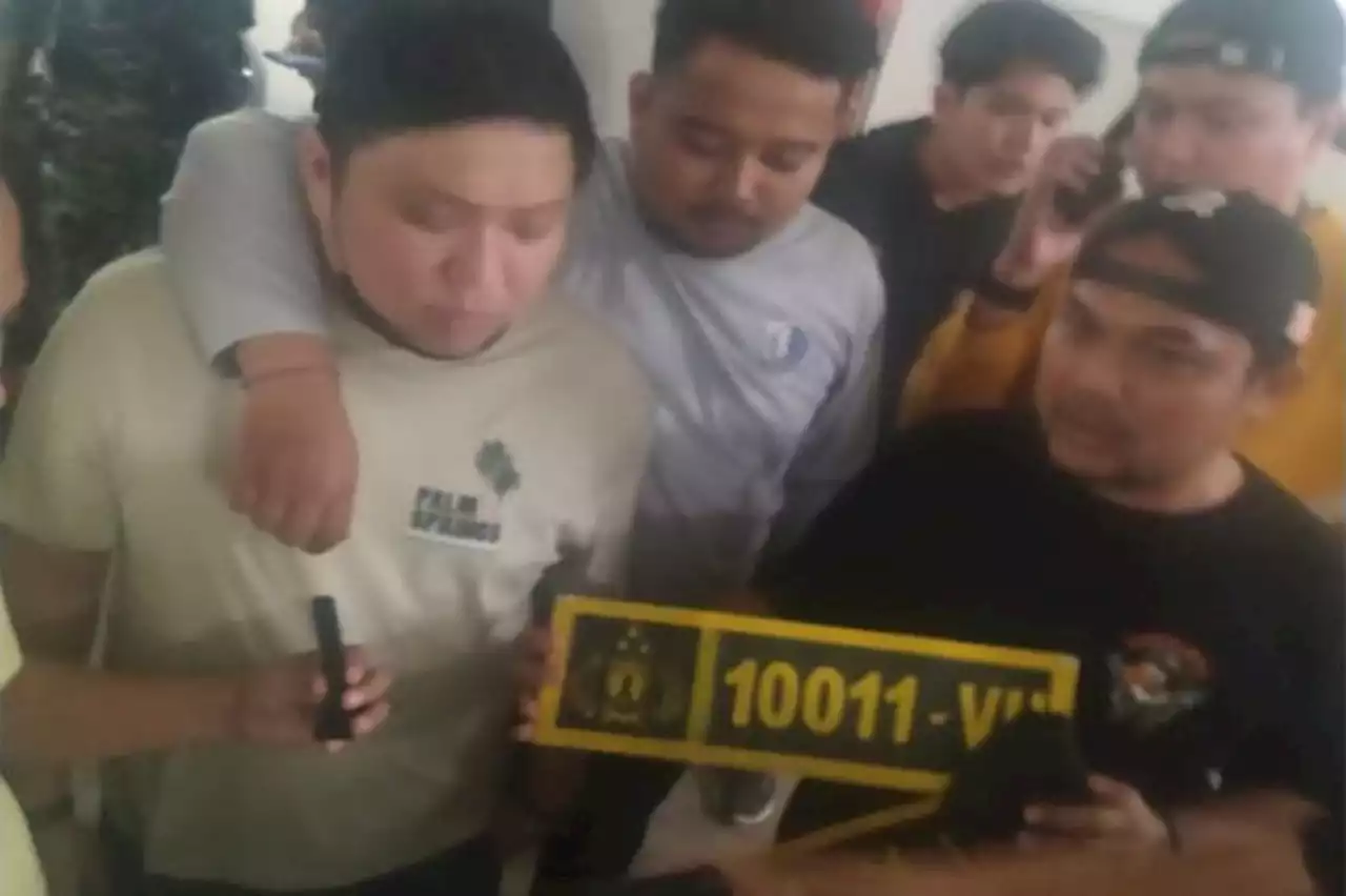 Polisi Buru E, Pemberi Pelat Dinas Polisi Palsu dan Airsoft Gun ke David Yulianto