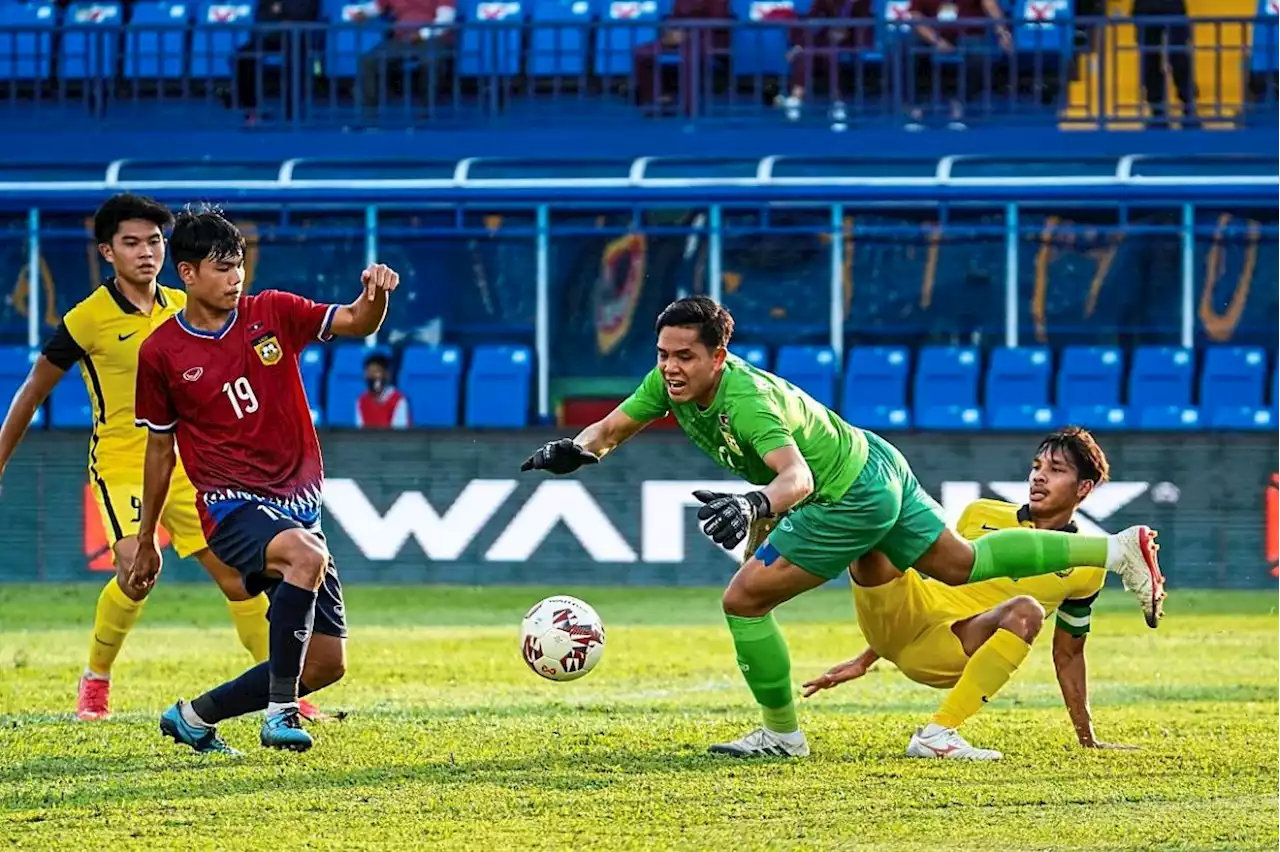 Sikh Izhan keeps defenders on guard over Thais’ dangerous tricks