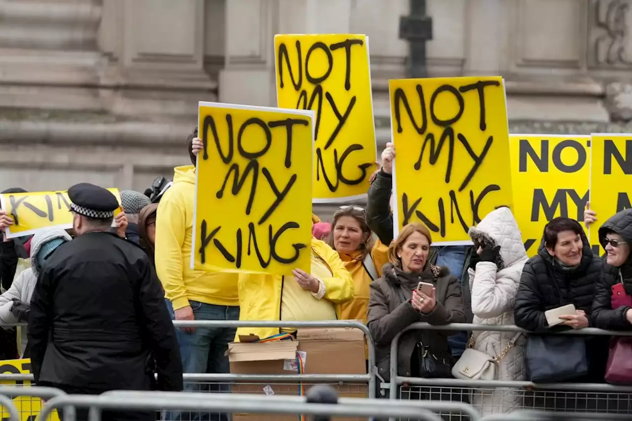 Republican protesters arrested by Met police before their demo at King's coronation