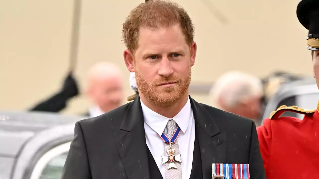 Couronnement de Charles III : en images, l'arrivée du prince Harry à l'abbaye de Westminster