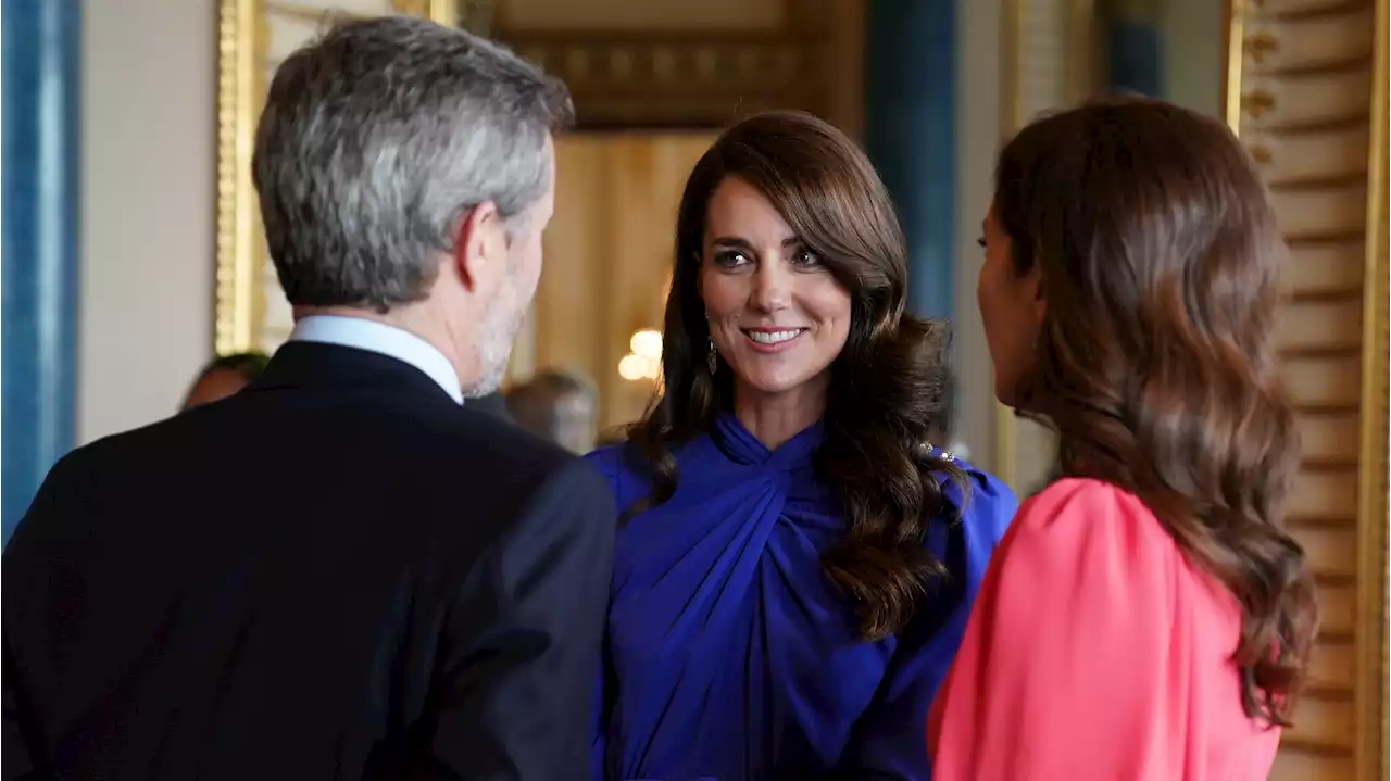 Couronnement de Charles III: Kate Middleton, princesse du style en bleu roi à Buckingham