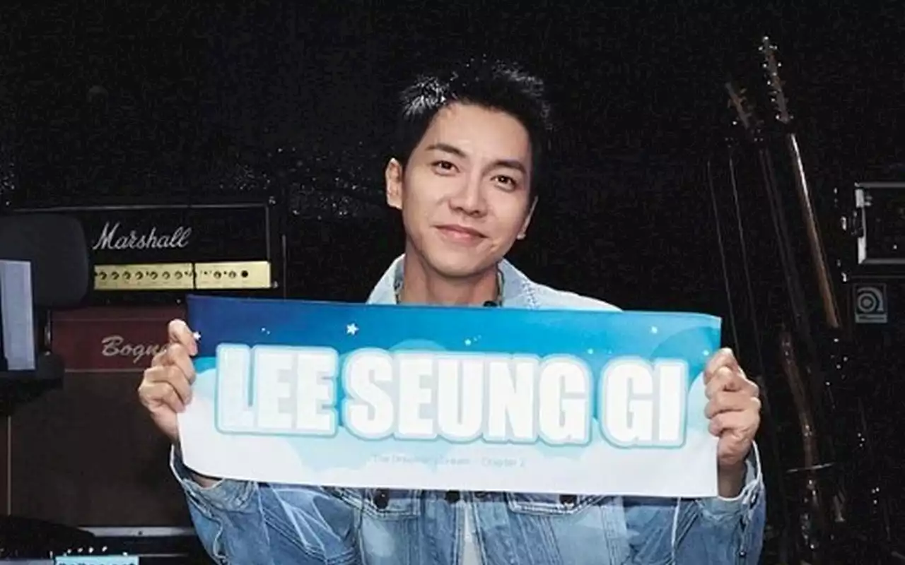 Tiket Ludes Terjual, Lee Seung Gi Pamer Senyum Bahagia di Konser Solo Perdana Sejak Menikah