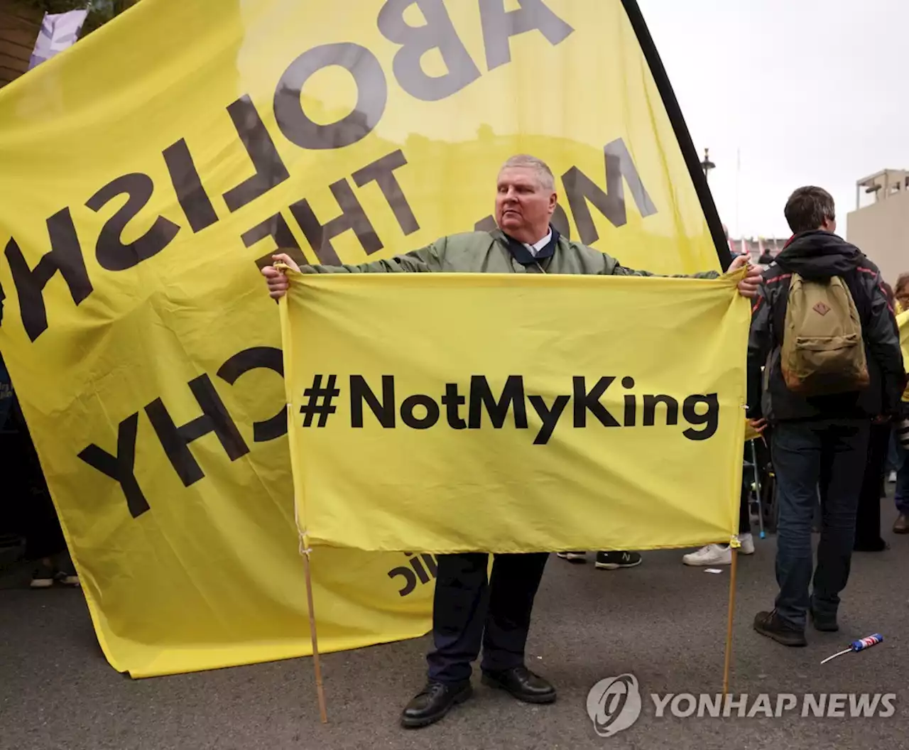 영국 경찰, 대관식 앞두고 '반군주제' 단체 대표 체포 | 연합뉴스