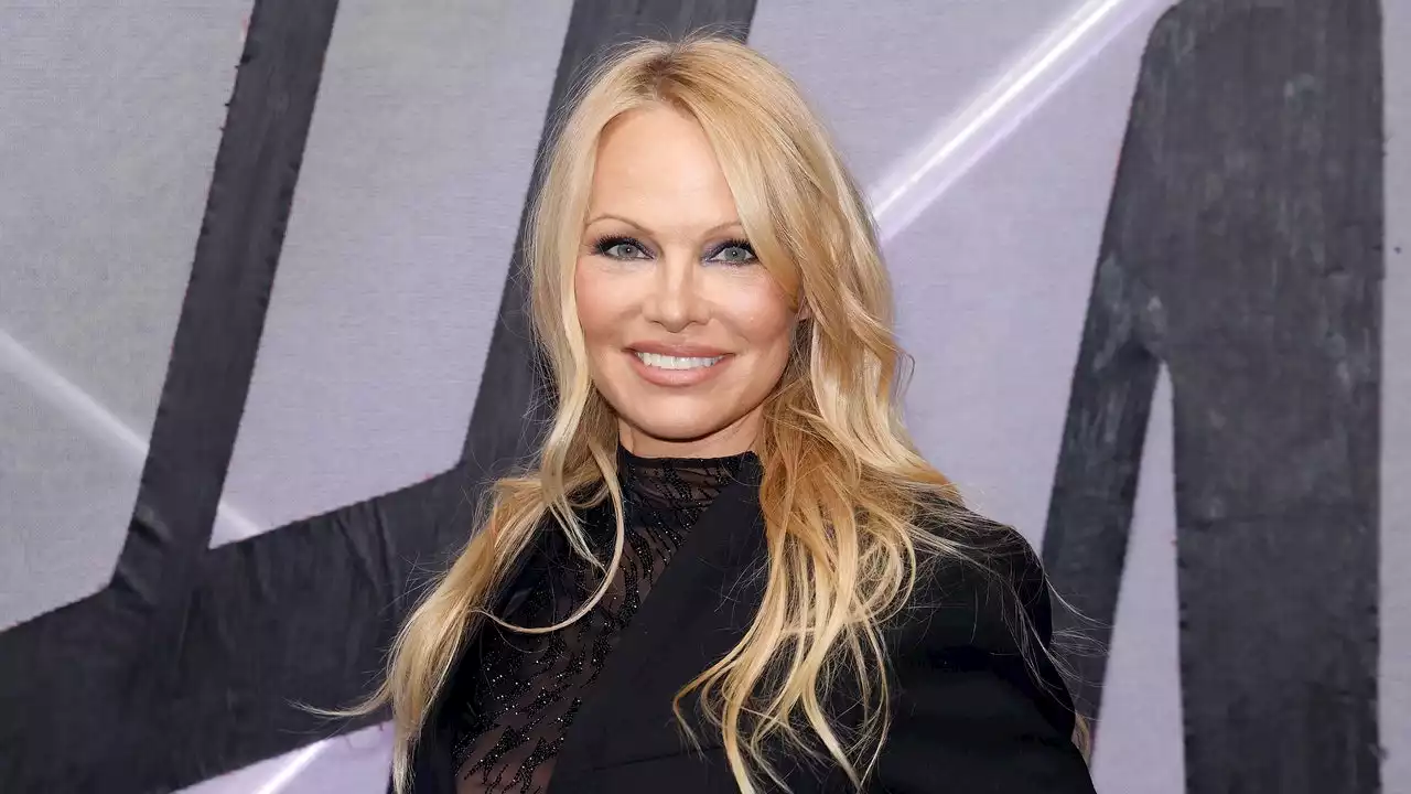 Pamela Anderson Recreated Her 'Baywatch' Look, Complete With Fresh-Out-of-the-Ocean Hair