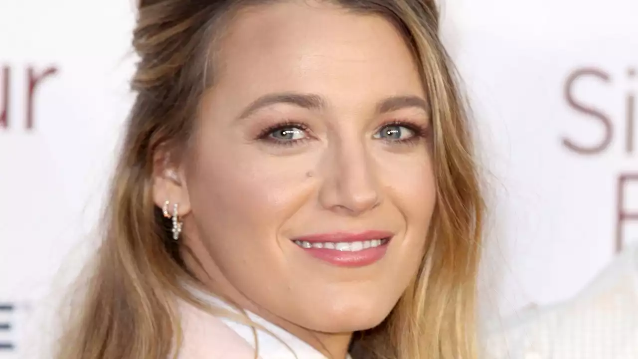 You've Never Seen Blake Lively With Big, Tight Curls Like These