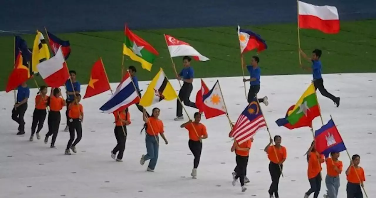 Upside down flags: SEA Games organiser apologises for gaffe in opening ceremony