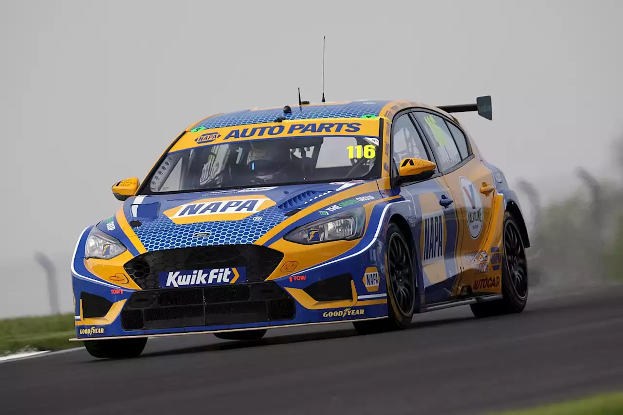 BTCC Brands Hatch: Sutton takes thrilling Race 3 win after Collard penalty