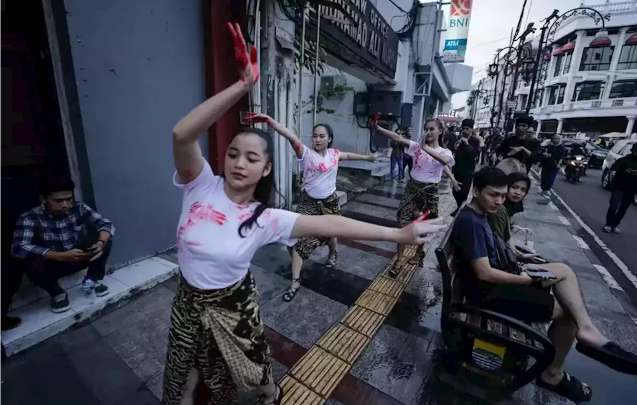 Petunjukan Tarian hingga Teatrikal Digelar Ganjar Muda Padjajaran di Bandung