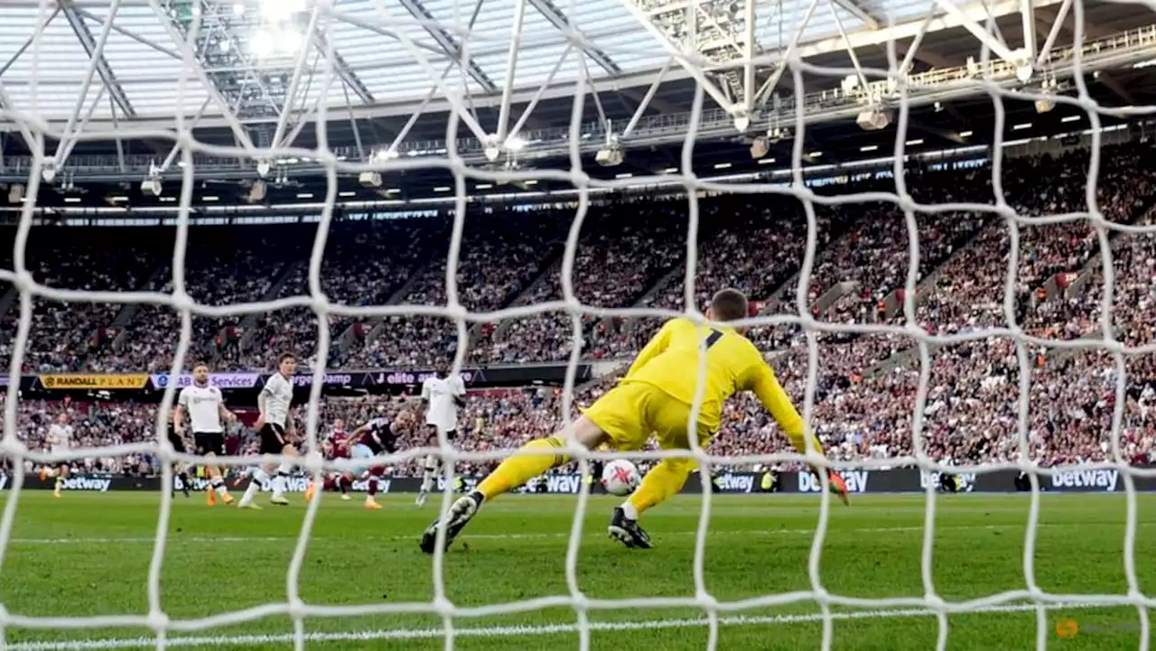 De Gea error gifts West Ham 1-0 win over Manchester United