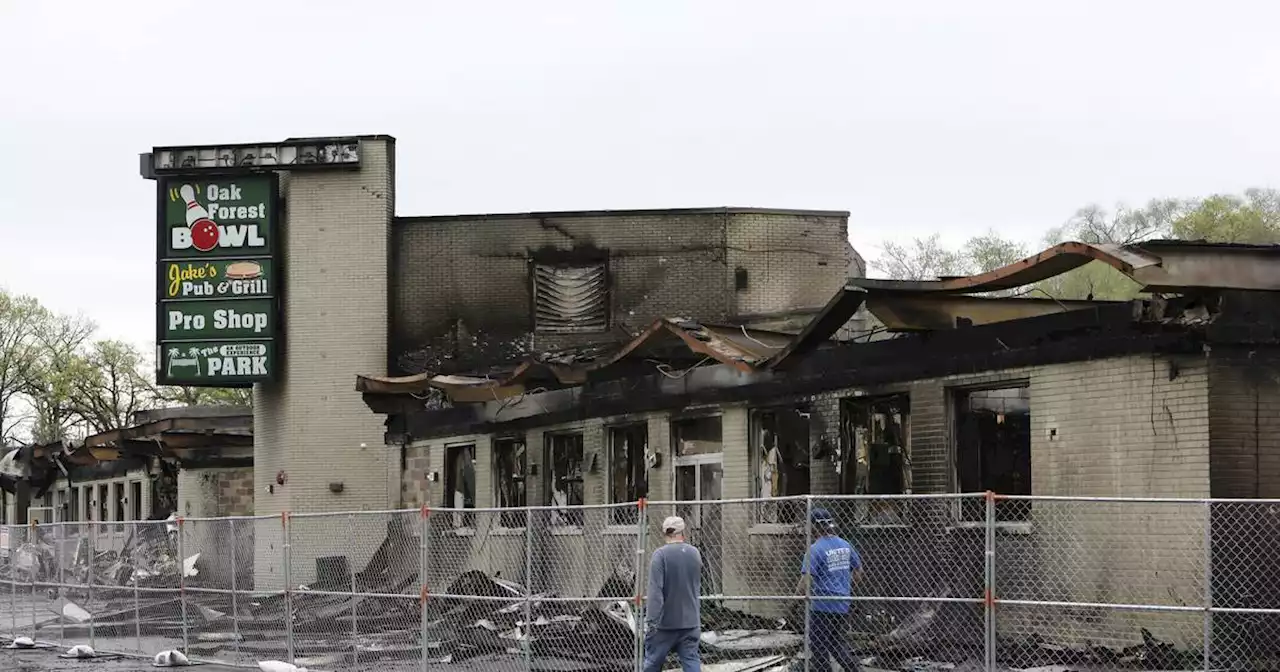 Oak Forest Bowling Center a ‘total loss’ after Saturday extra-alarm blaze: fire department