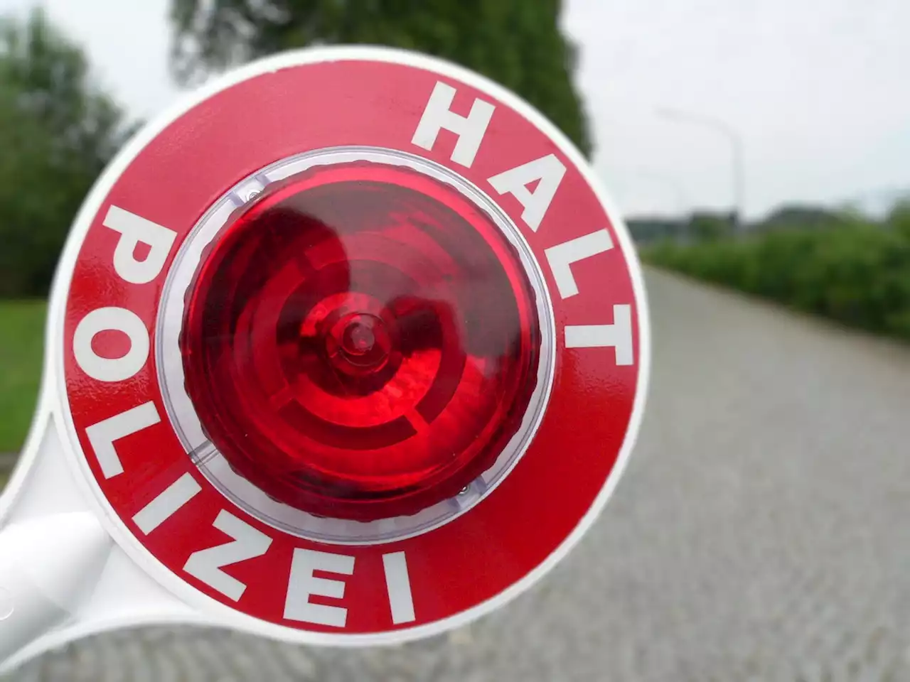 Mutmaßlicher Stalker bei Grenzkontrollen gefasst – Rosenheimer Bundespolizei verhaftet gesuchten Mann und bringt ihn in Haftanstalt --- (Cityreport24-Nachrichtenblog)