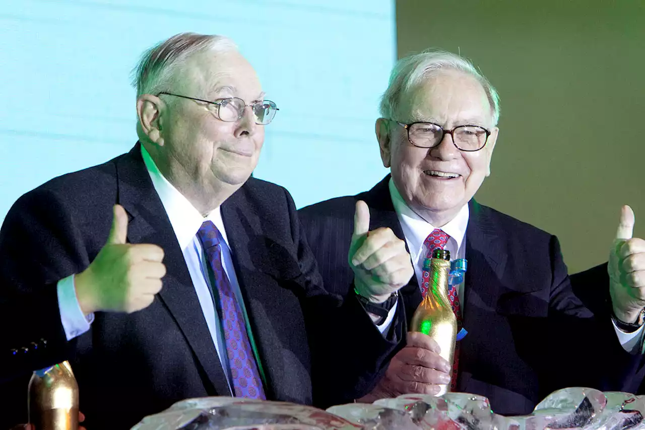 Buffett critica en su foro la gestión de la crisis bancaria