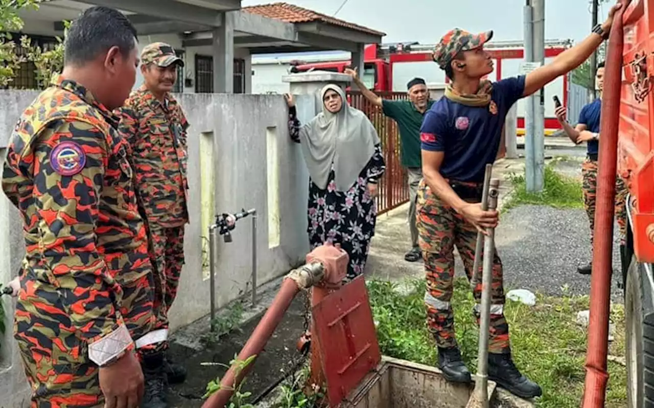 Ahli Parlimen ambil air dari pili, bomba Kelantan nafi terima permohonan