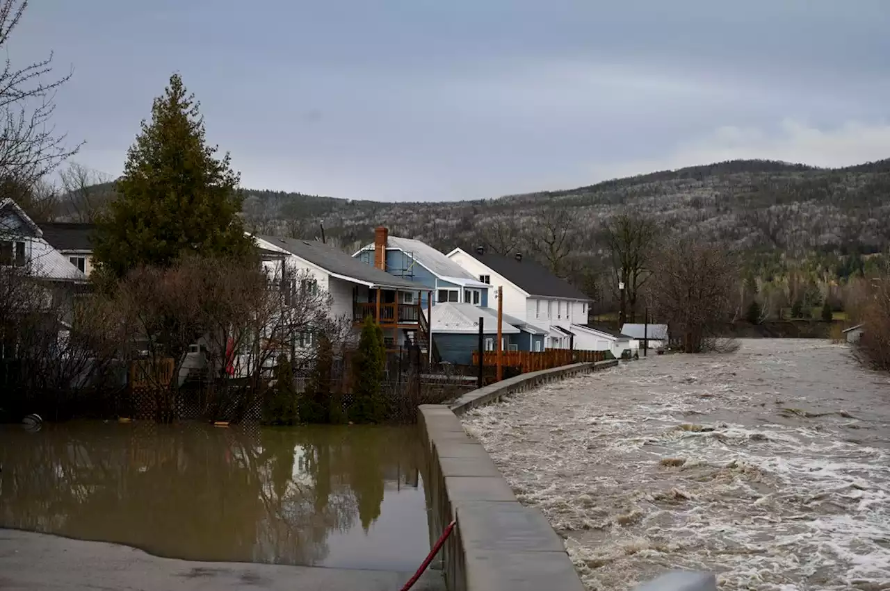 Over 660 in Quebec evacuated as officials say 89 communities affected by spring flooding