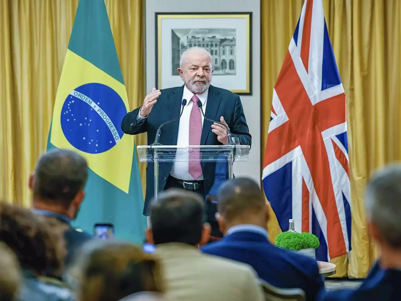 Lula promete reativar programa de saúde bucal na segunda-feira