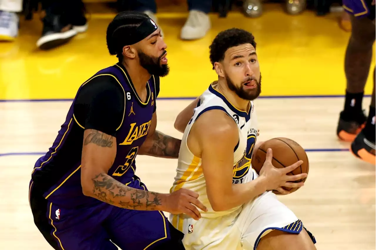 NBA playoffs live updates: Lakers-Warriors series shifts to LA for Game 3