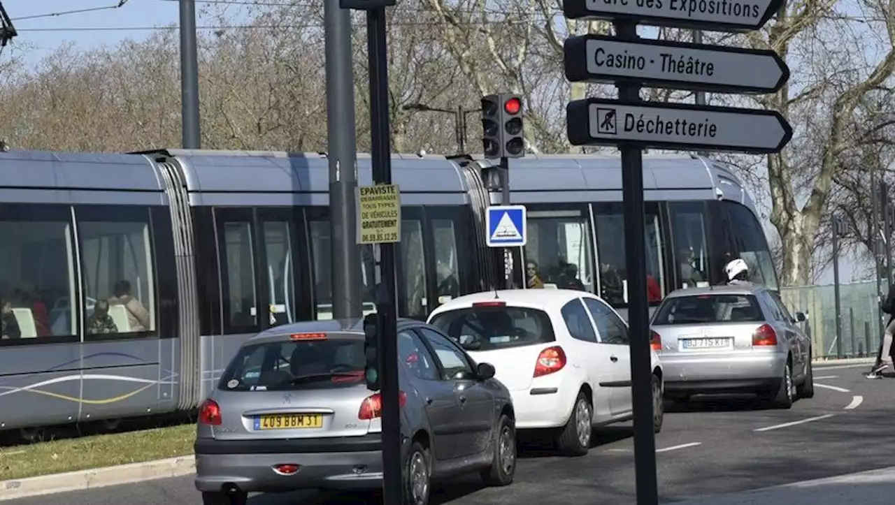 Toulouse : faut-il en finir avec les feux rouges en ville ?