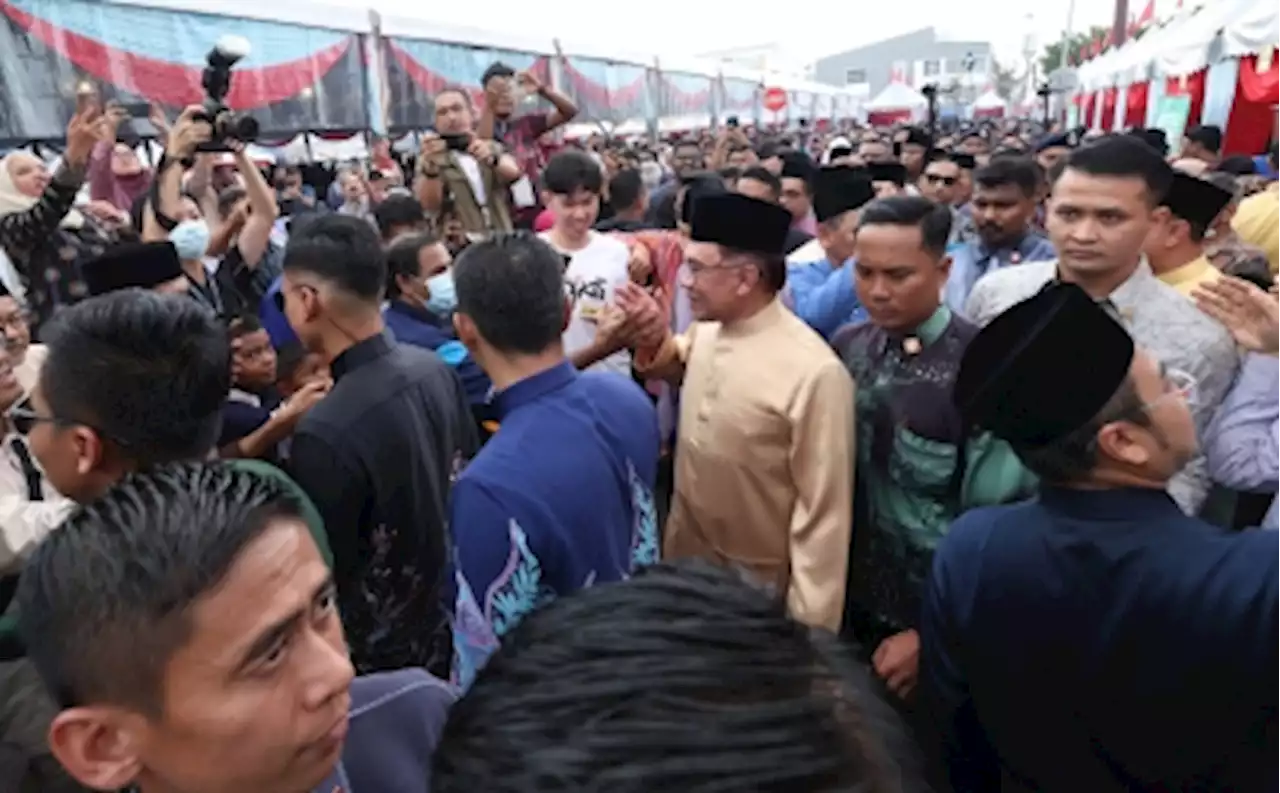 Unity govt must demonstrate leadership to stabilise economy, says PM Anwar