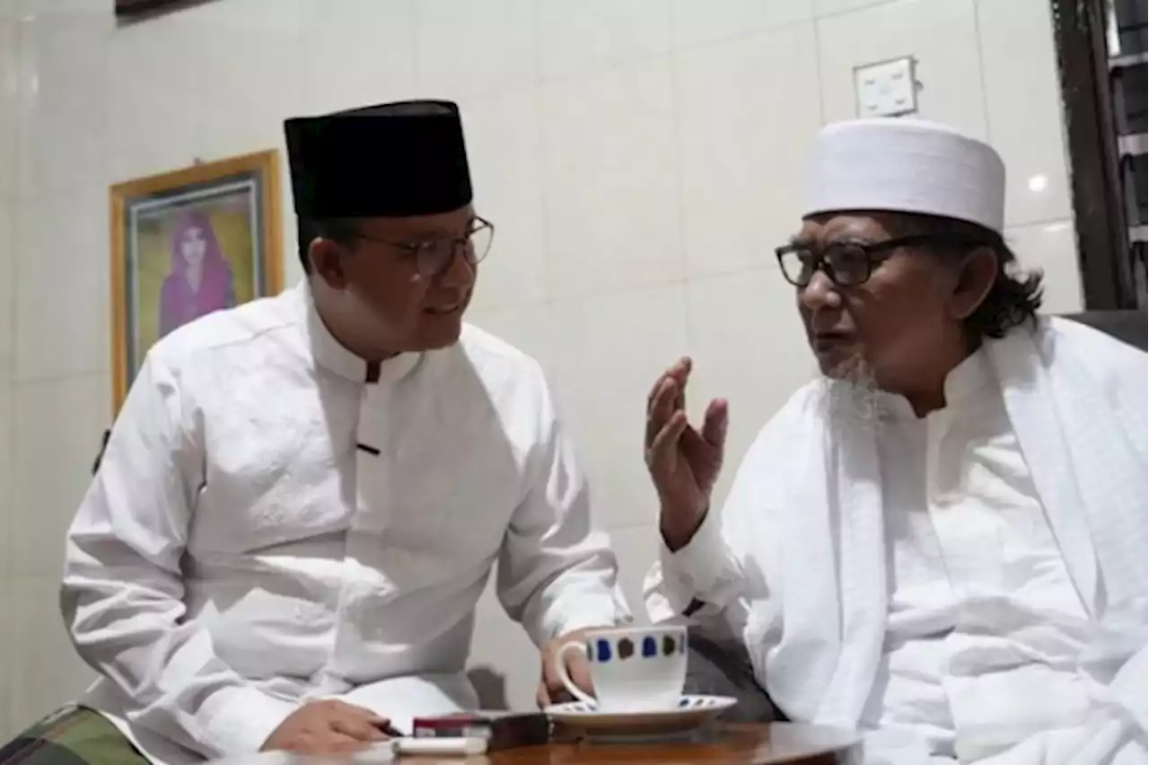 Anies Hadiri Haul Habib Sholeh Tanggul Disambut Ulama-Habaib