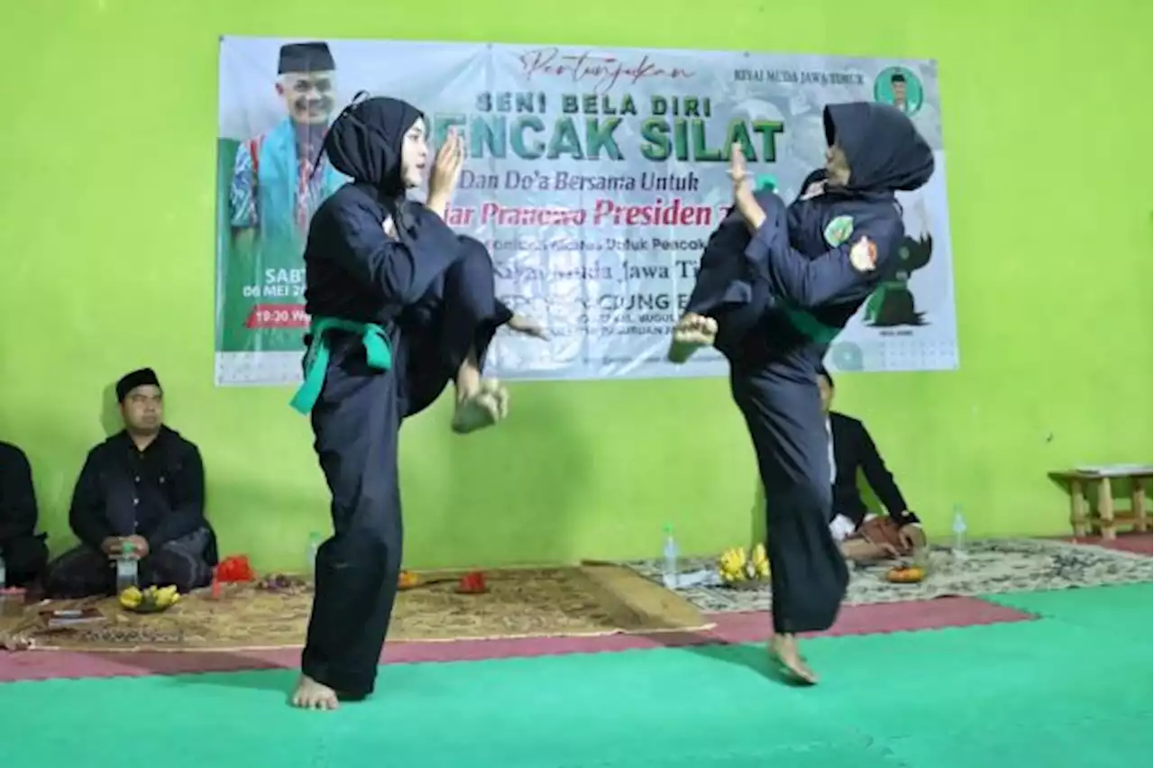 Perkuat Karakter Pemuda, Kiyai Muda Gelar Pertunjukan Pencak Silat di Pasuruan