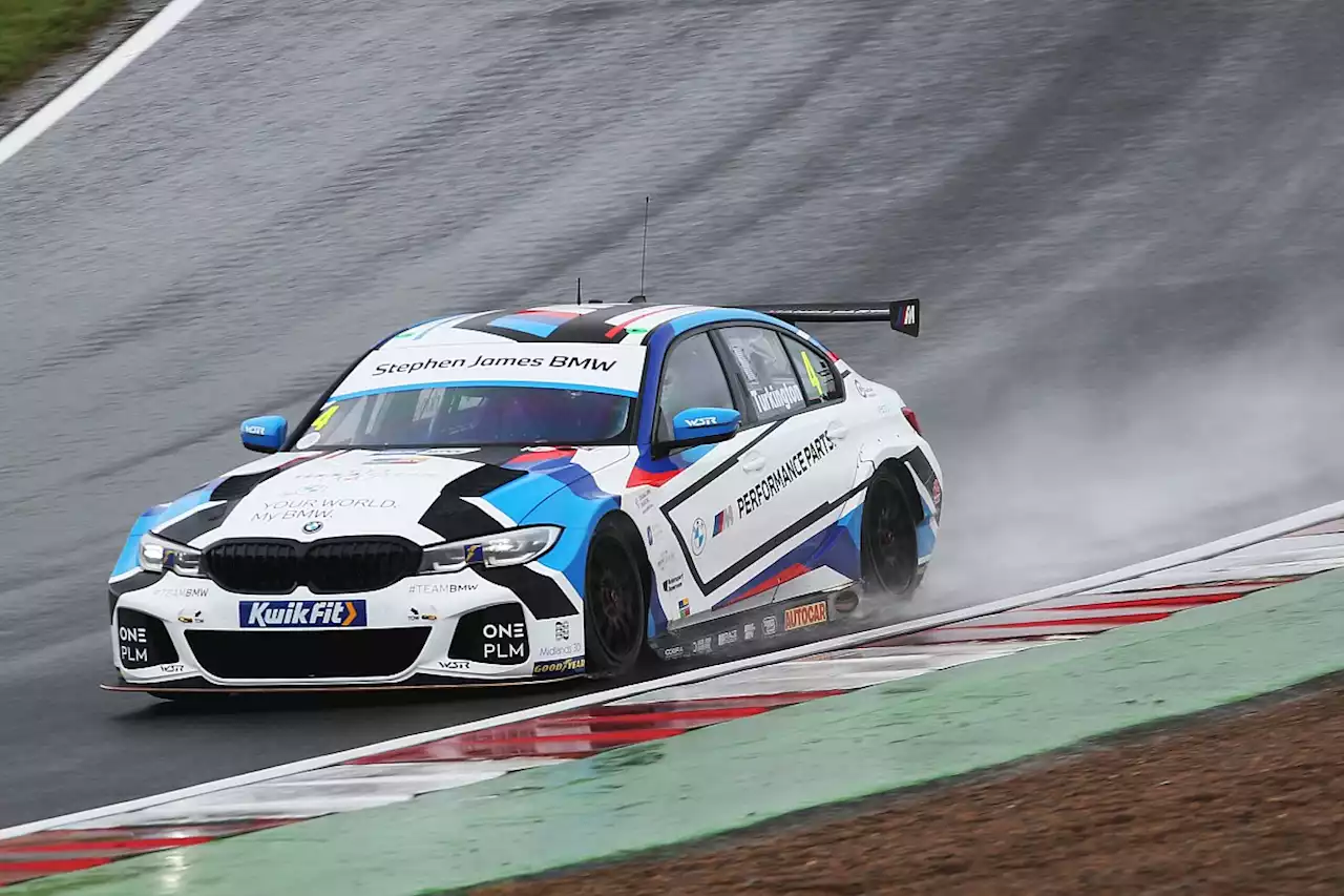 BTCC Brands Hatch: Turkington wins opener red-flagged after pile-up