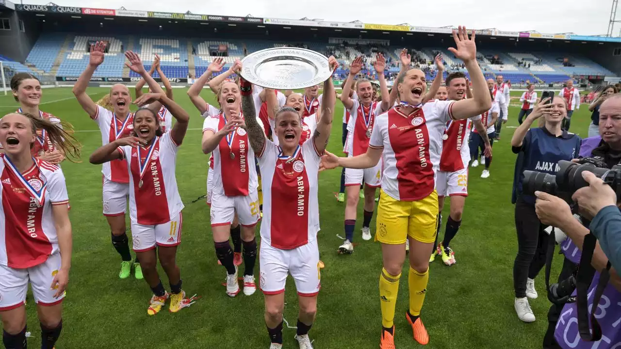 Na vijf lange jaren is Ajax Vrouwen weer kampioen: 'Schaal moest terug naar huis'