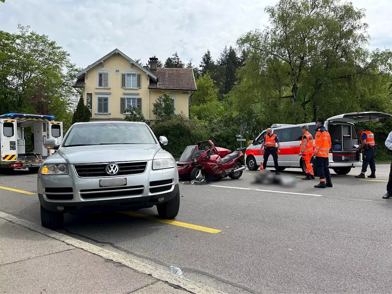 Wangen-Brüttisellen ZH: Vier verletzte Personen bei Verkehrsunfall