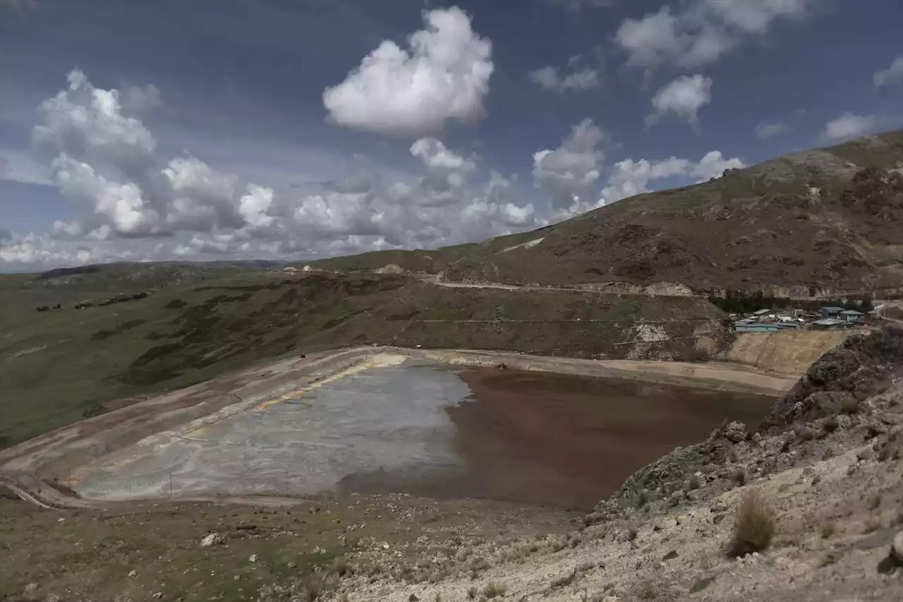 Un incendio en una mina deja al menos 27 desaparecidos en el sur de Perú