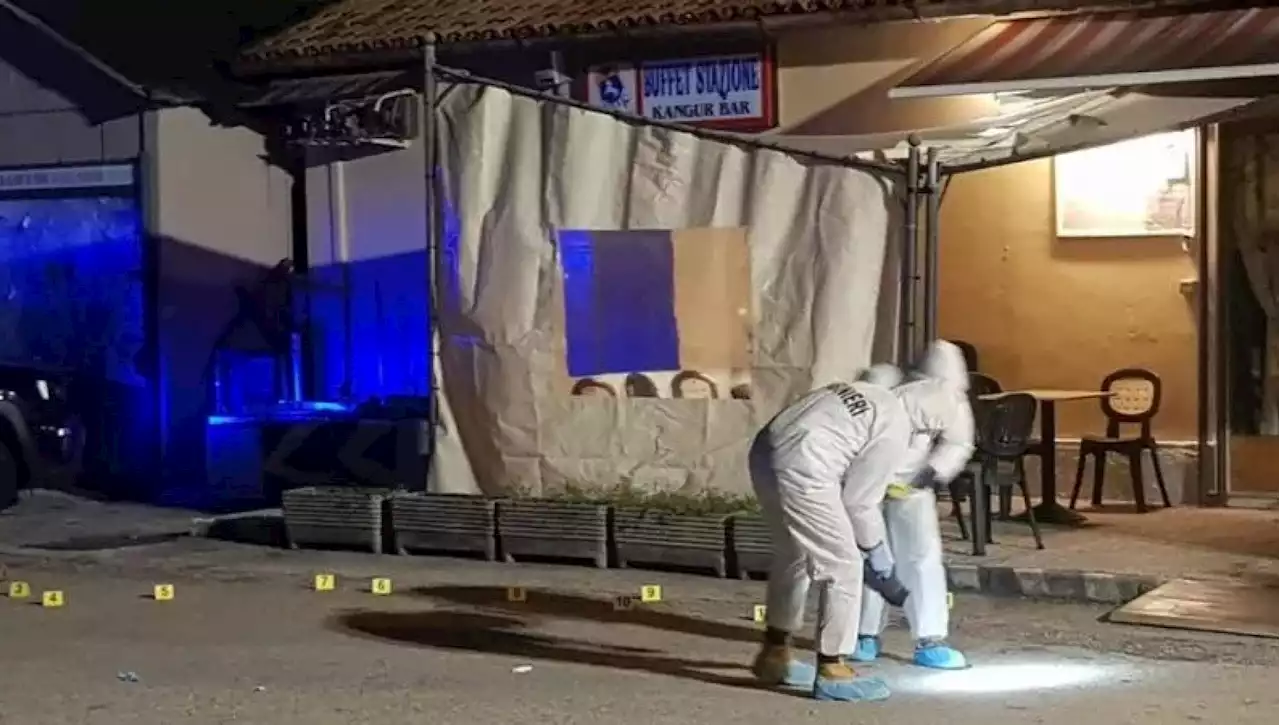 Belluno, omicidio durante una rissa al bar: accoltellato al petto