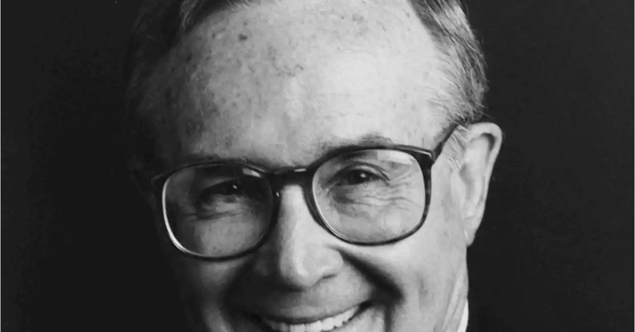 Former FCC Chair Newton Minow, who called 1960s TV 'vast wasteland', dies at 97