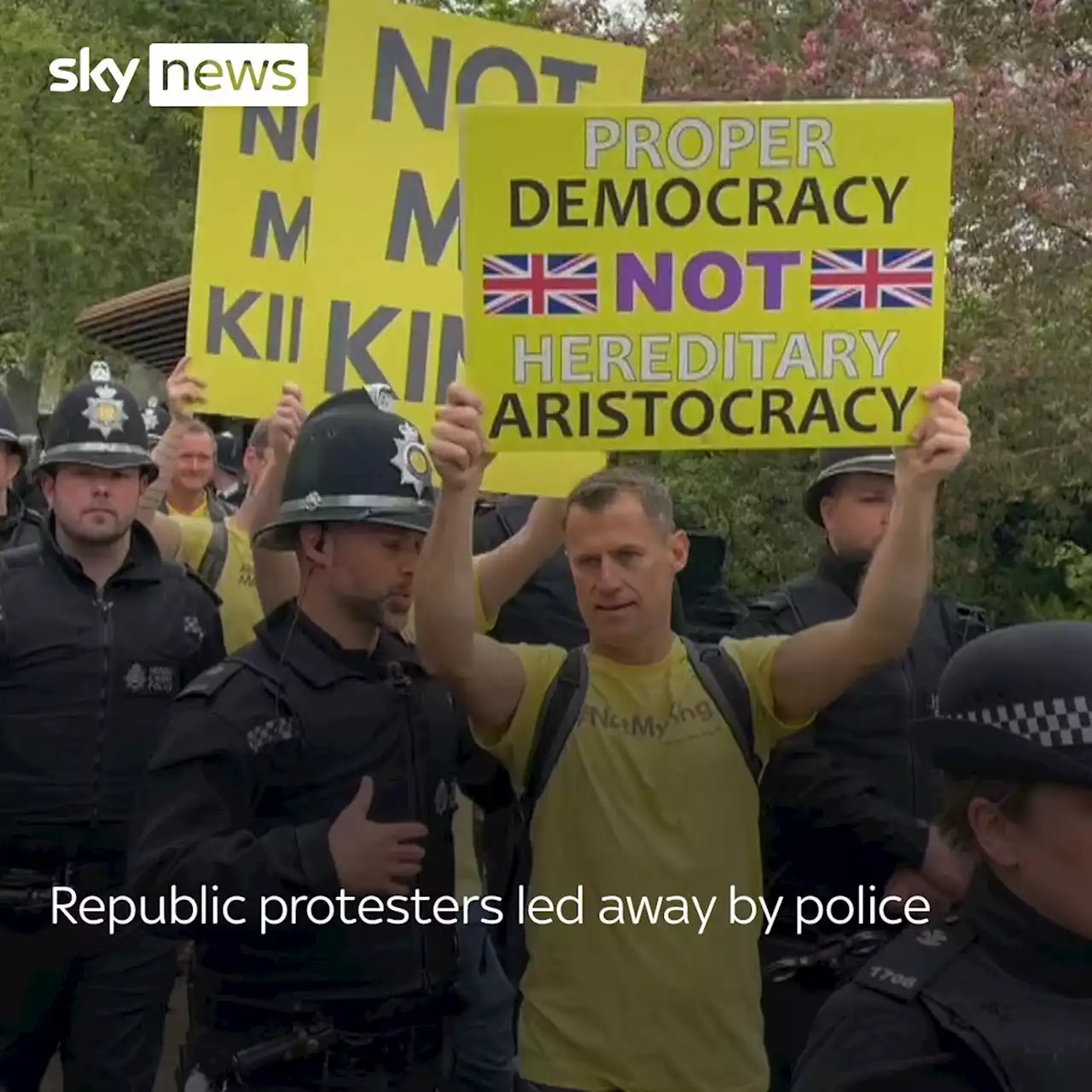 London mayor calls for 'urgent clarity' from Met over policing of coronation protests