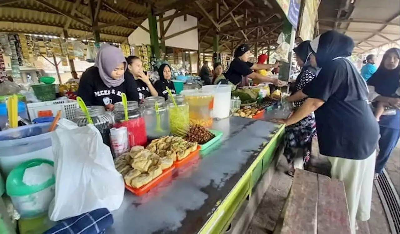 Asyiknya Berburu Kuliner di Pasar Sore Karangrandu Pecangaan Jepara