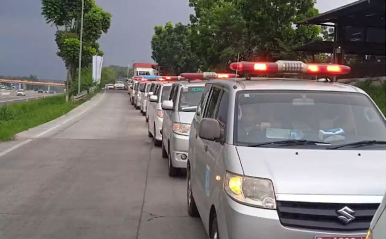 Pemkot Tangsel Kirim Puluhan Ambulans Jemput Korban Bus Terguling di Guci Tegal