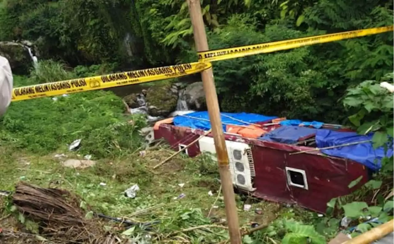 Terkait Penyebab Bus Masuk Sungai di Guci Tegal, Polisi Segera Periksa Sopir