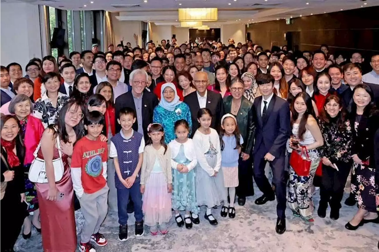 President Halimah meets overseas Singaporeans in London