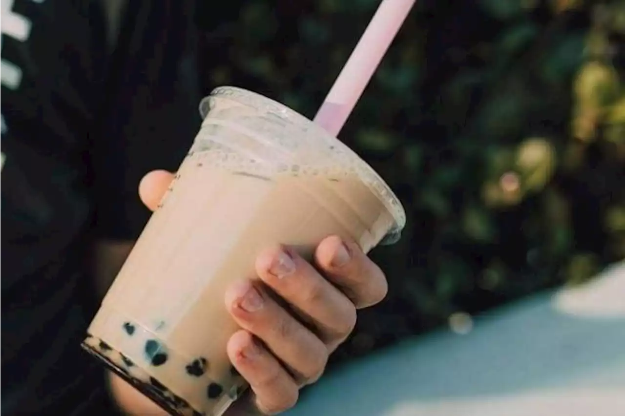 Woman scans QR code, loses $20k to bubble tea survey scam while she was sleeping