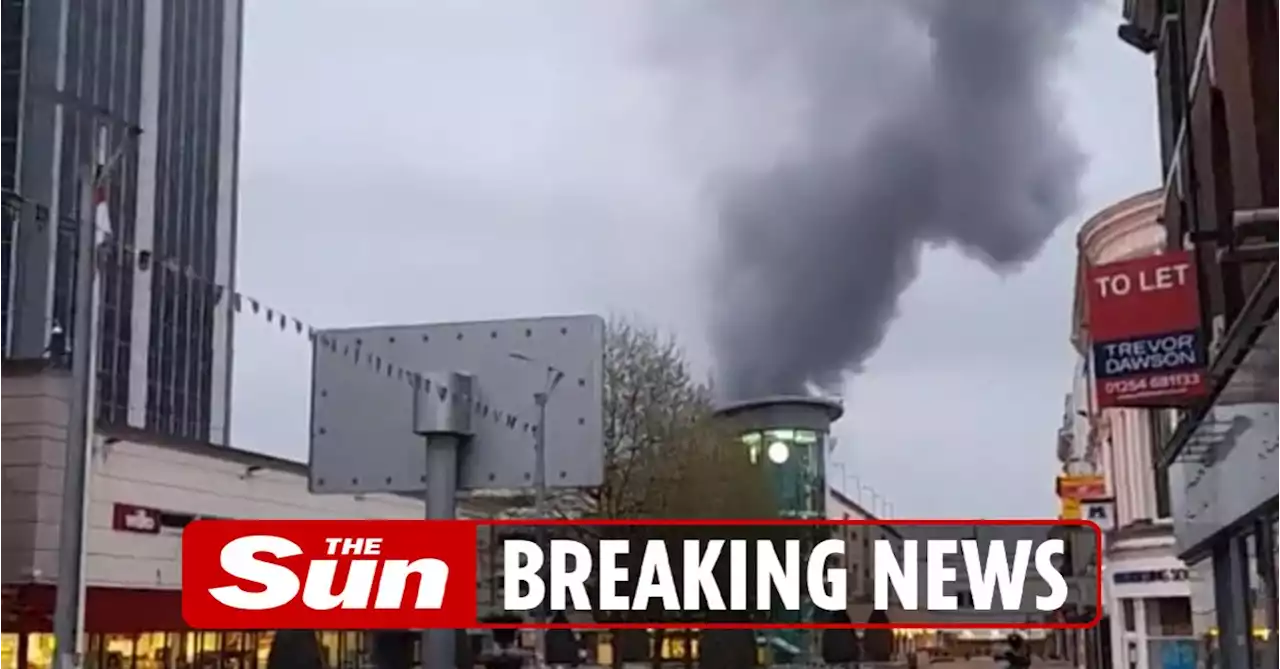 Huge fire engulfs B&M Bargains on retail park as shoppers evacuated