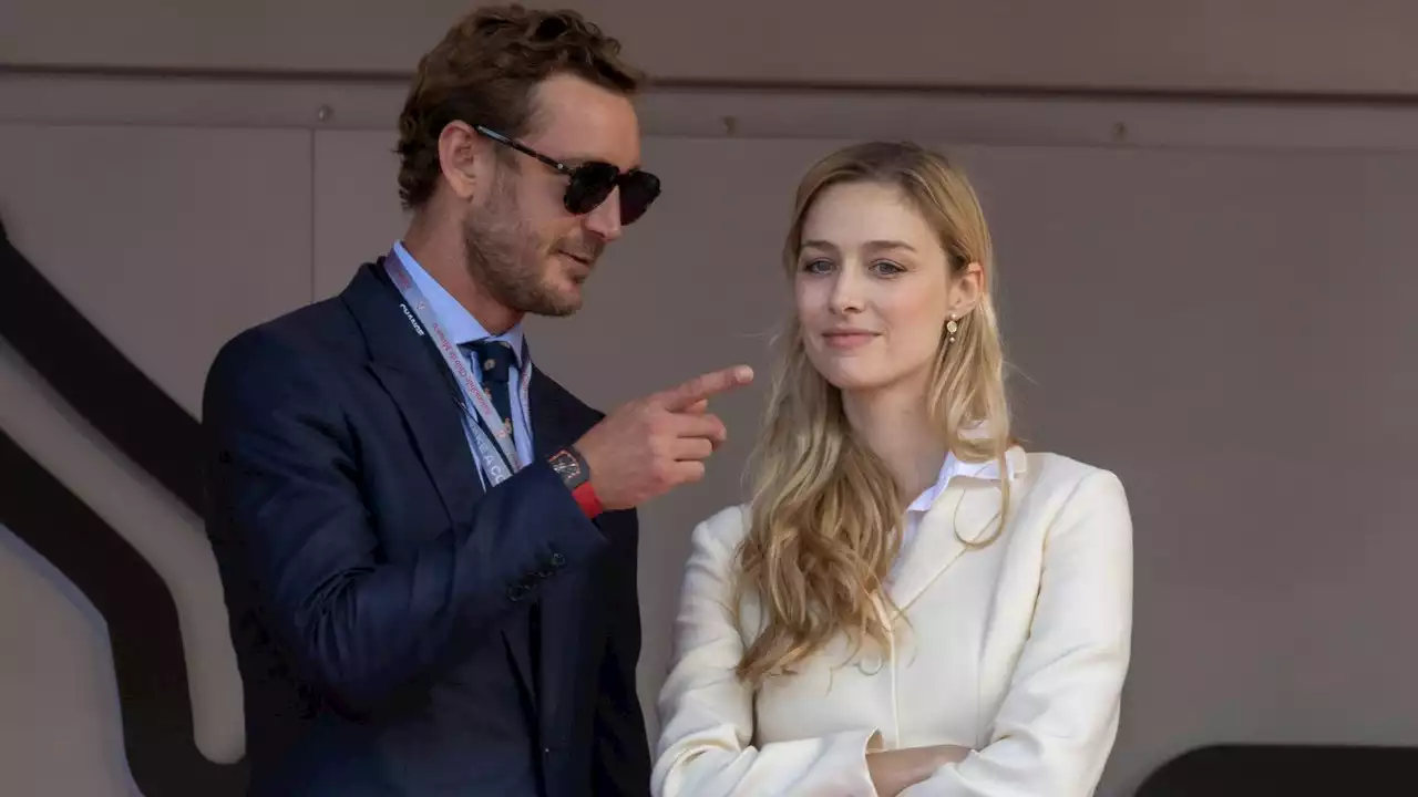 Beatrice Borromeo eleva un 'look' básico con una prenda especial, una chaqueta Bar de Dior