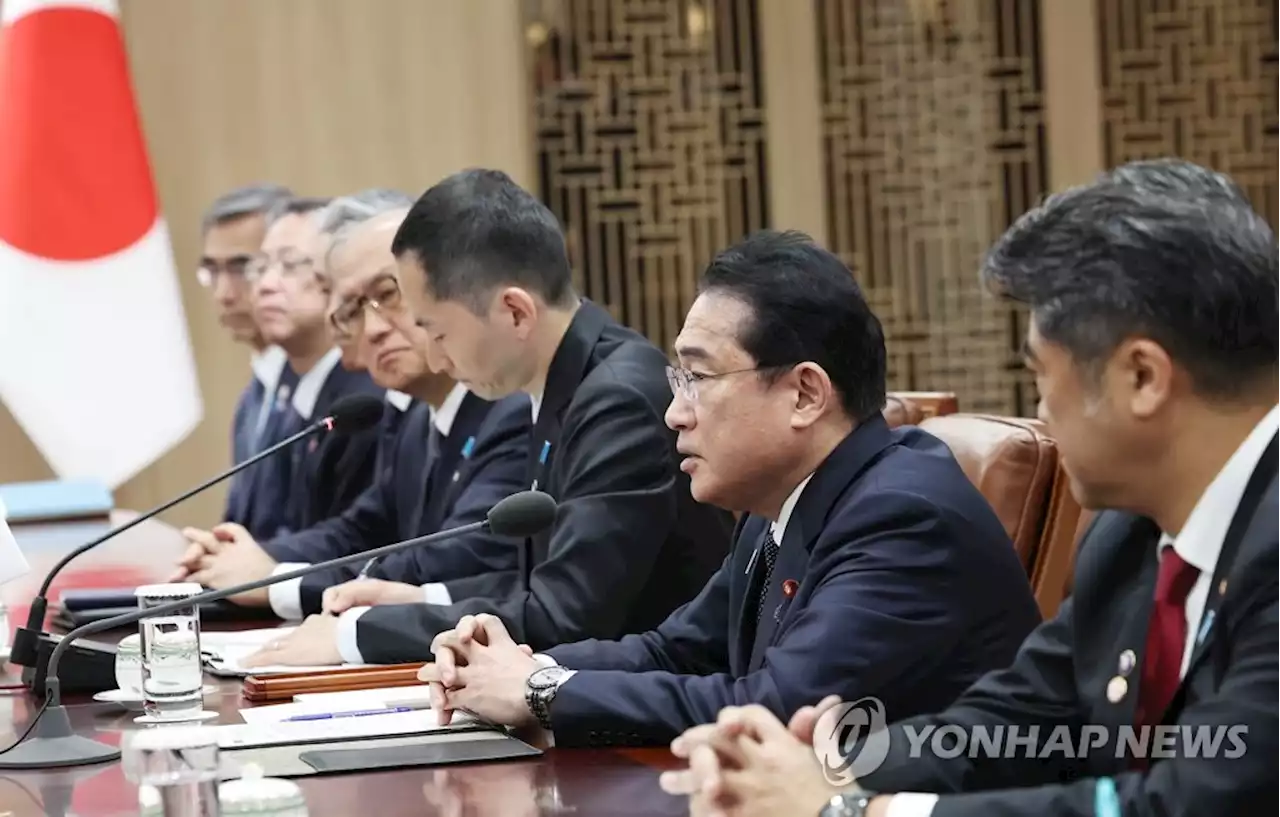 기시다 '한일 '셔틀 외교' 본격 재개 매우 기뻐' | 연합뉴스