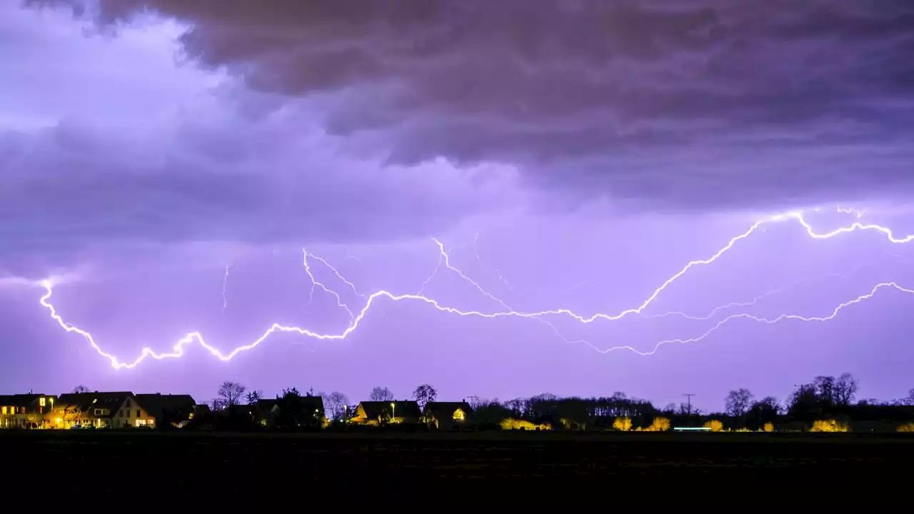 Wetterdienst warnt: Teils kräftige Gewitter erwartet