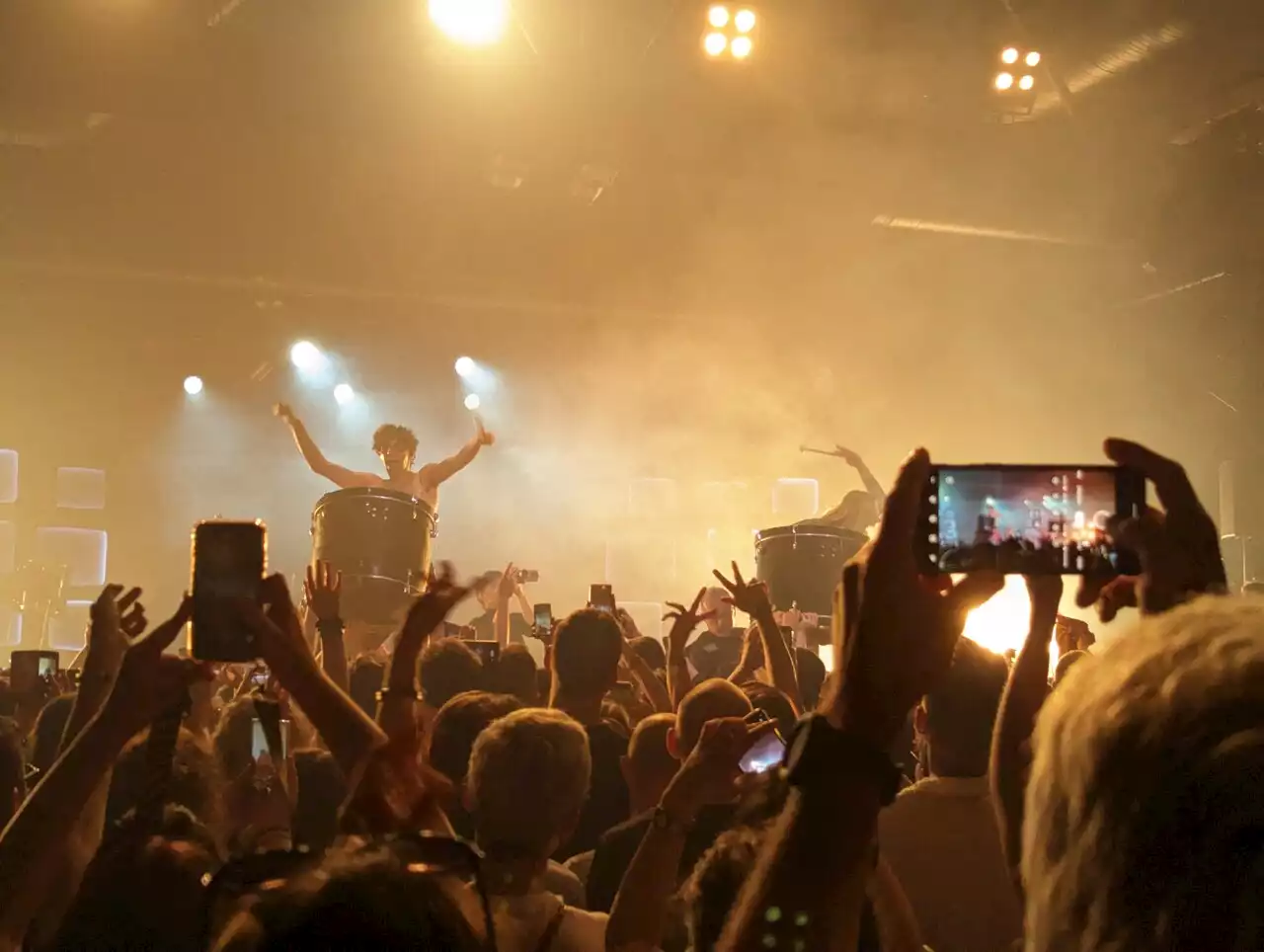 Pourquoi filmer avec son téléphone lors des concerts est fortement déconseillé